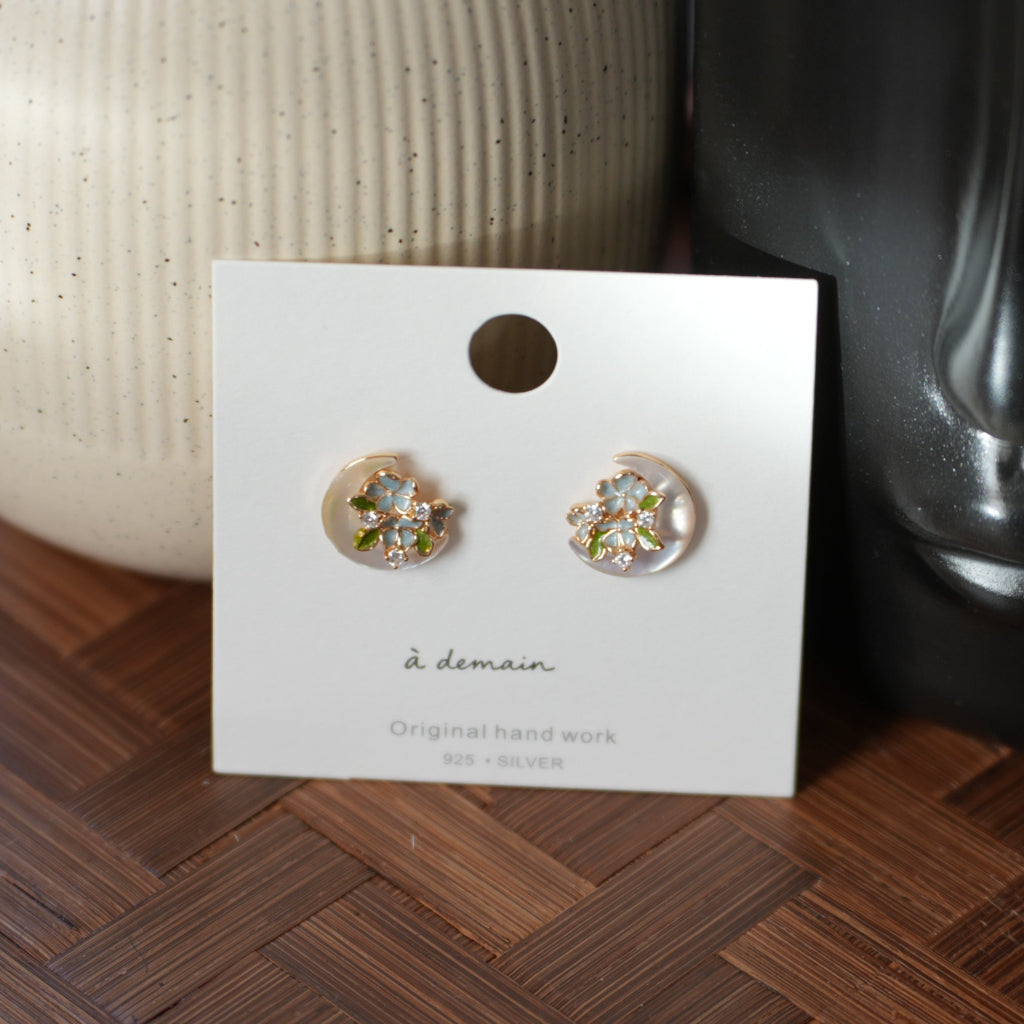 Pale Nacre - 18K Gold-Plated Enamel Mother-of-Pearl Floral Stud Earrings